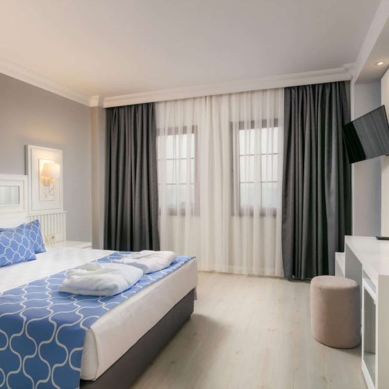 10-family-suite-room