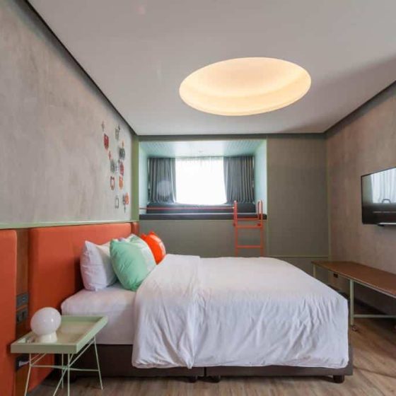10.Samsen Street Hotel