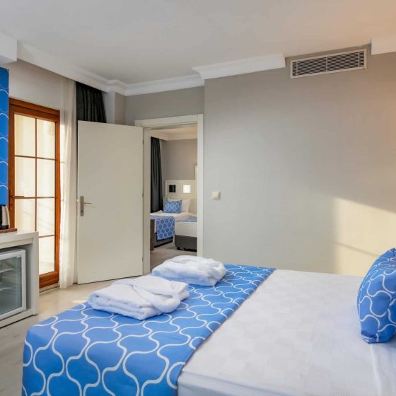 11-family-suite-room