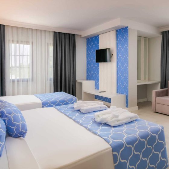 3-family-suite-room