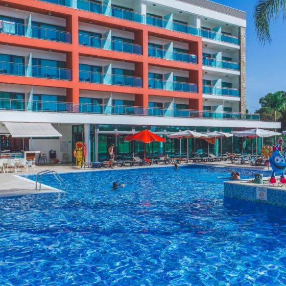 34.Aquashow Park Hotel