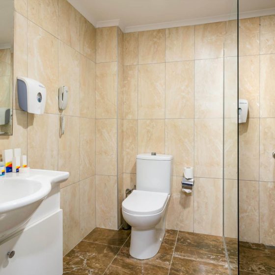 4-hotel-room