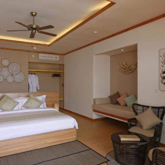 6.Brennia Kottefaru Maldives