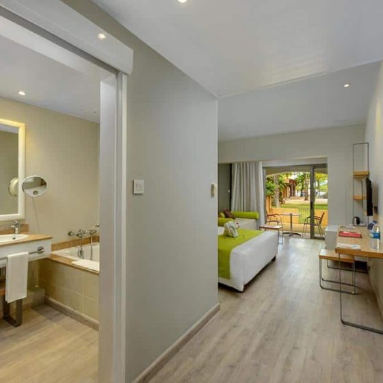 8.Mauricia Beachcomber Resort & Spa