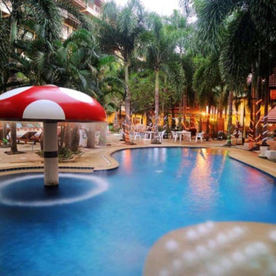Baumanburi Hotel Patong 1