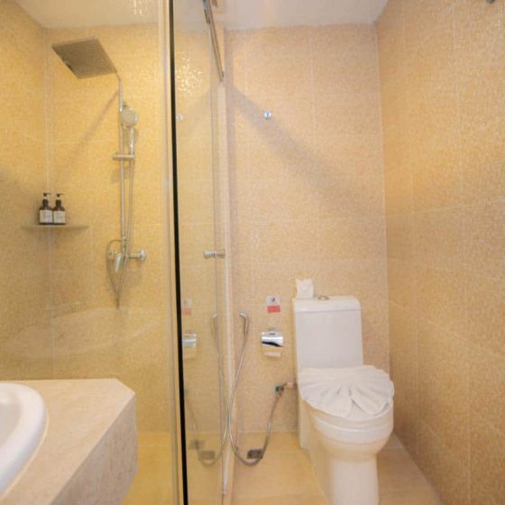 Baumanburi Hotel Patong 24