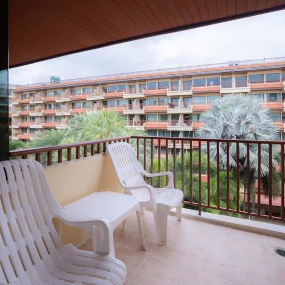 Baumanburi Hotel Patong 33