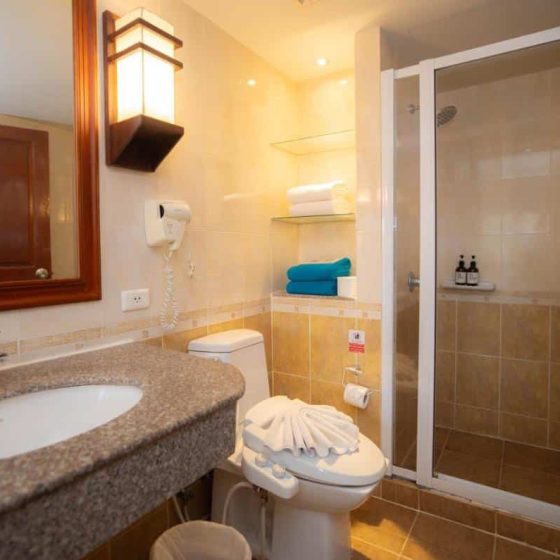 Baumanburi Hotel Patong 37
