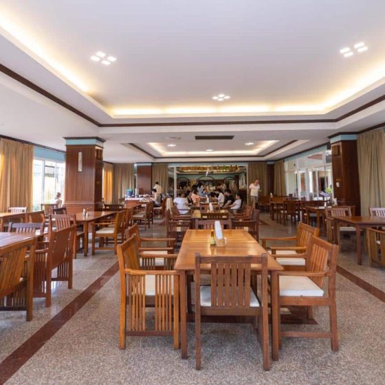 Baumanburi Hotel Patong 40