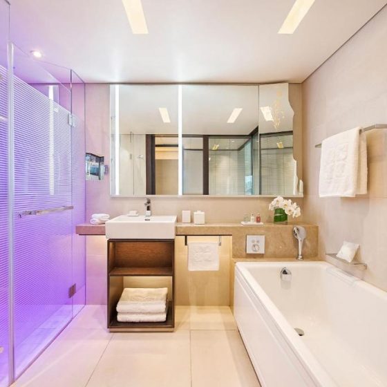 Four Seasons Hotel 34