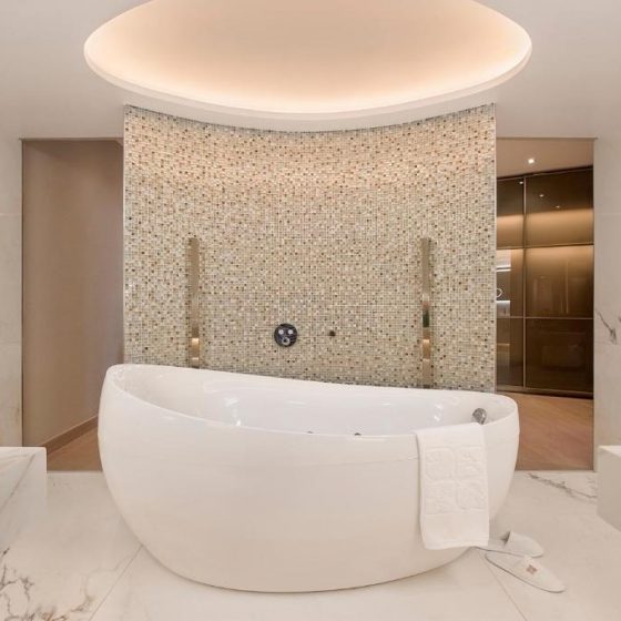 Four Seasons Hotel 41