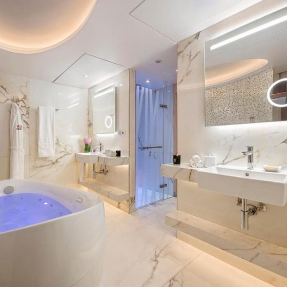 Four Seasons Hotel 42