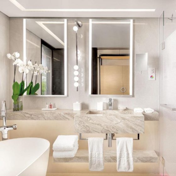 Four Seasons Hotel 45