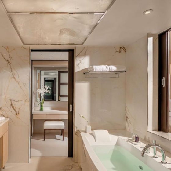 Four Seasons Hotel 51