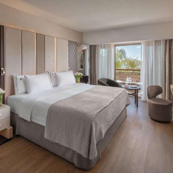 Four Seasons Hotel 57