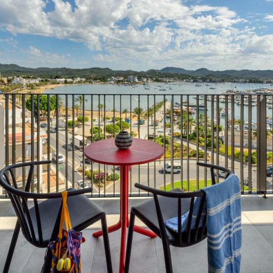 Hotel Vibra District 52