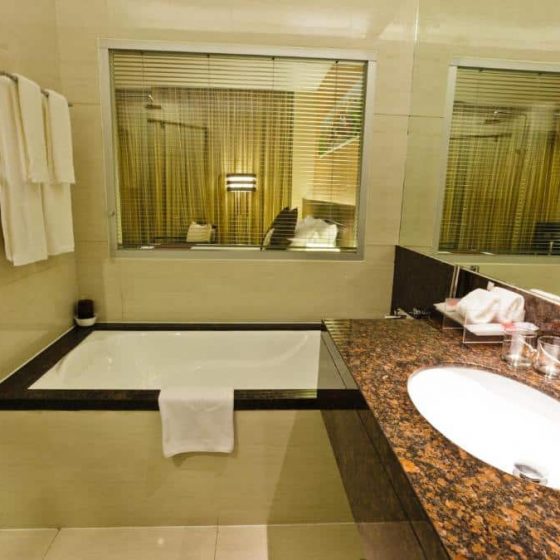 Ramada by Wyndham Manila Central 8