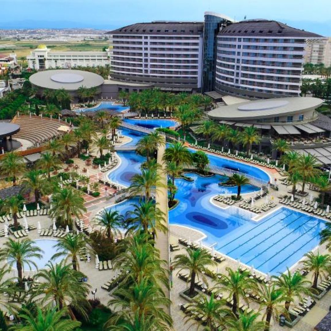 Royal Wings Hotel 84