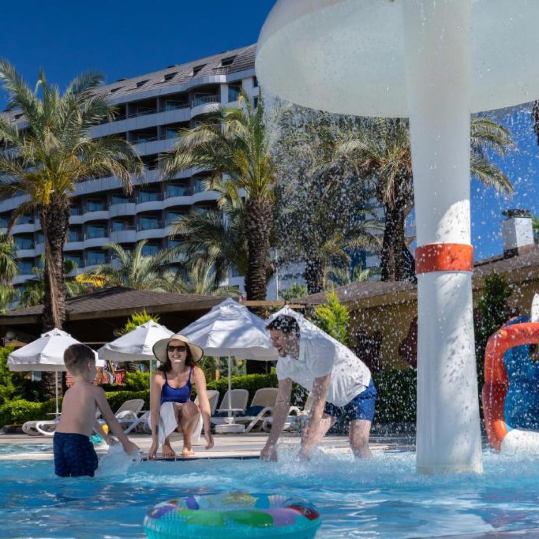 Royal Wings Hotel 92