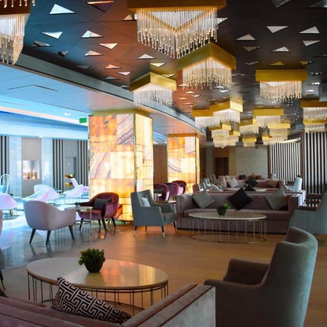 Royal Wings Hotel 95