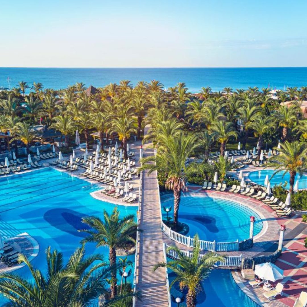 Royal Wings Hotel 99