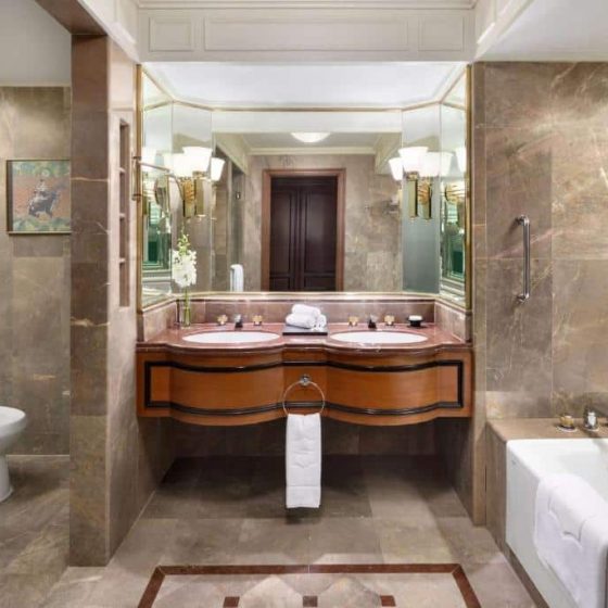 Shangri-La Bangkok +  Banyan Tree Krabi + Anantara Mai Khao Phuket Villas 26