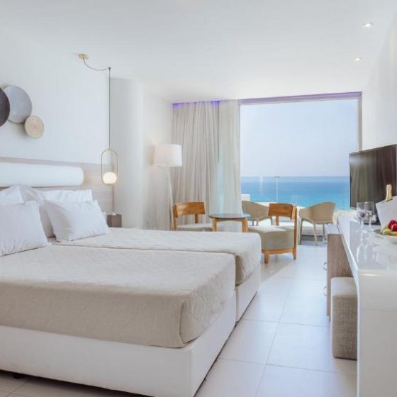 Tasia Maris Sands 27