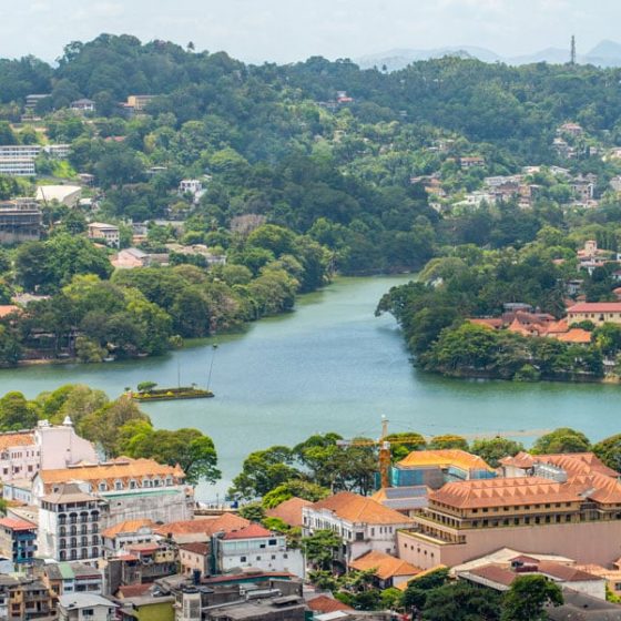 The-Scenery-View-of-Kandy-Lake-the-and-its-Beautiful-Surrounding-at-Kandy-Sri-Lankas-Astonishing-Capital-of-the-Central-Highlands