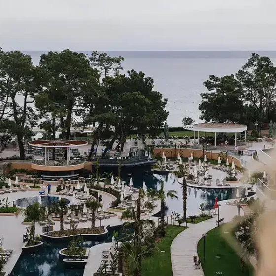 akra-kemer-galeri-luna-teras-bar3