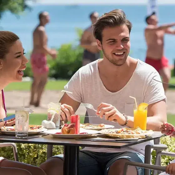 akra-kemer-pizzeria-snack-restoran-1