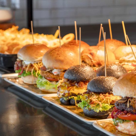 foodcourtareaburger_1